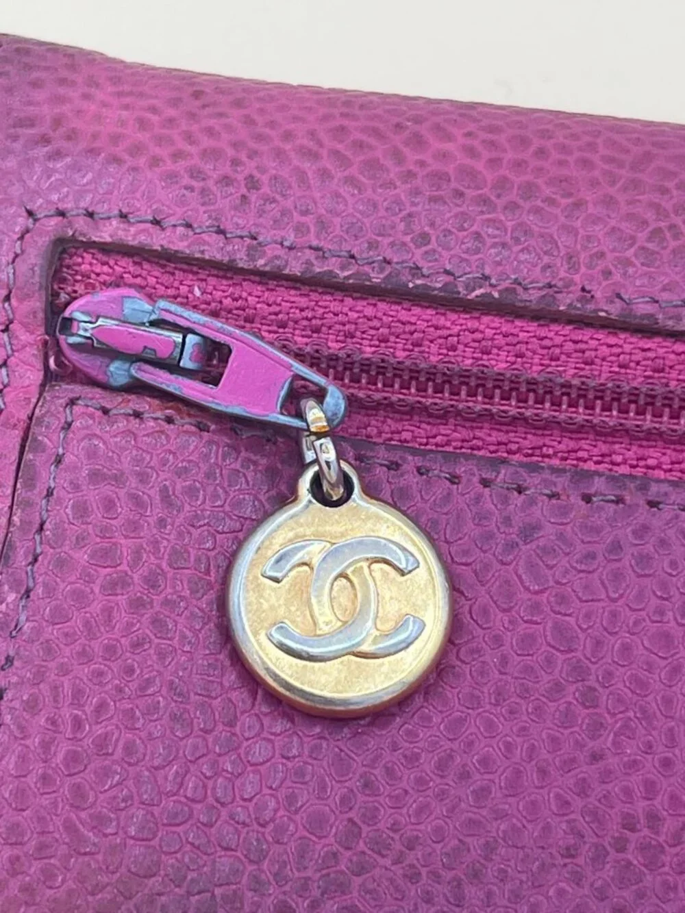 CHANEL authentic compact